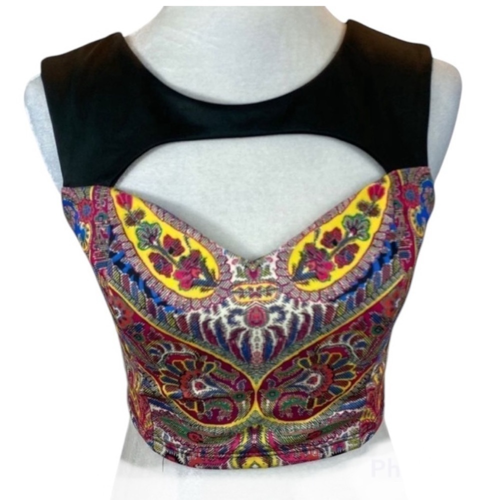 EUC Bebe brand Deja Vu crop top, Size small. EXCELLENT USED CONDITION